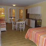Le Nereidi Lägenhetshotell 3*