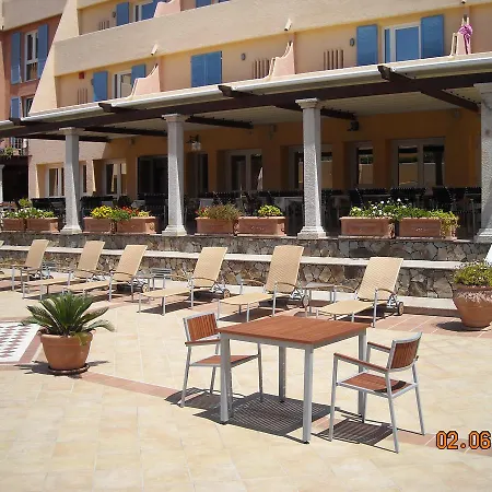 Le Nereidi Con Piscina - Parcheggi Aparthotel